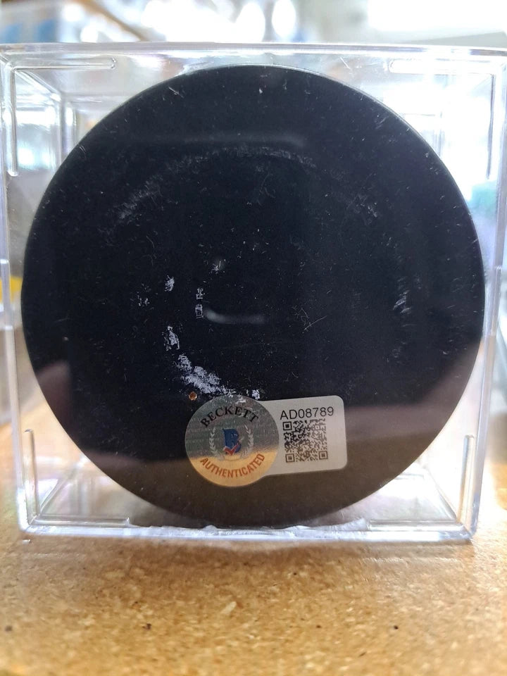 Teuvo Teräväinen Beckett Authenticated Autographed Hockey Puck