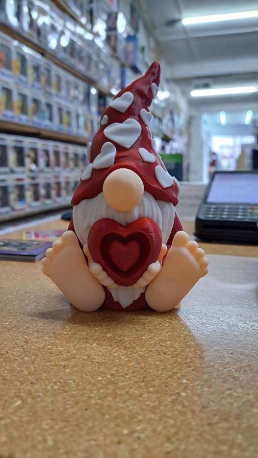 Gnomeo- 3D Printed Valentine's Gnome
