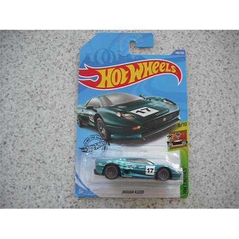 2020 HOT WHEELS DIE CAST HW EXOTICS JAGUAR XJ220 CAR 148