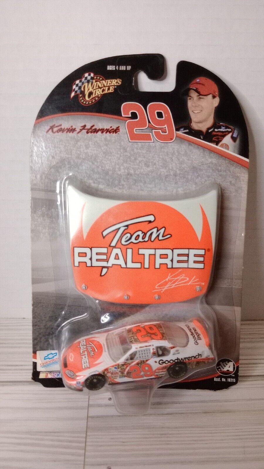 Winner's Circle 2004 Kevin Harvick #29 Scale 1:64 Hood Magnet Team Realtree.