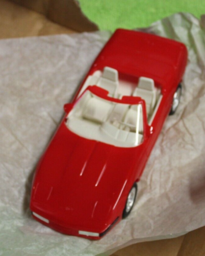 AMT Ertl - 1992 Chevrolet Corvette Convertible (Bright Red/White ) - Promo Model.