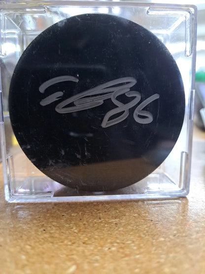 Teuvo Teräväinen Beckett Authenticated Autographed Hockey Puck