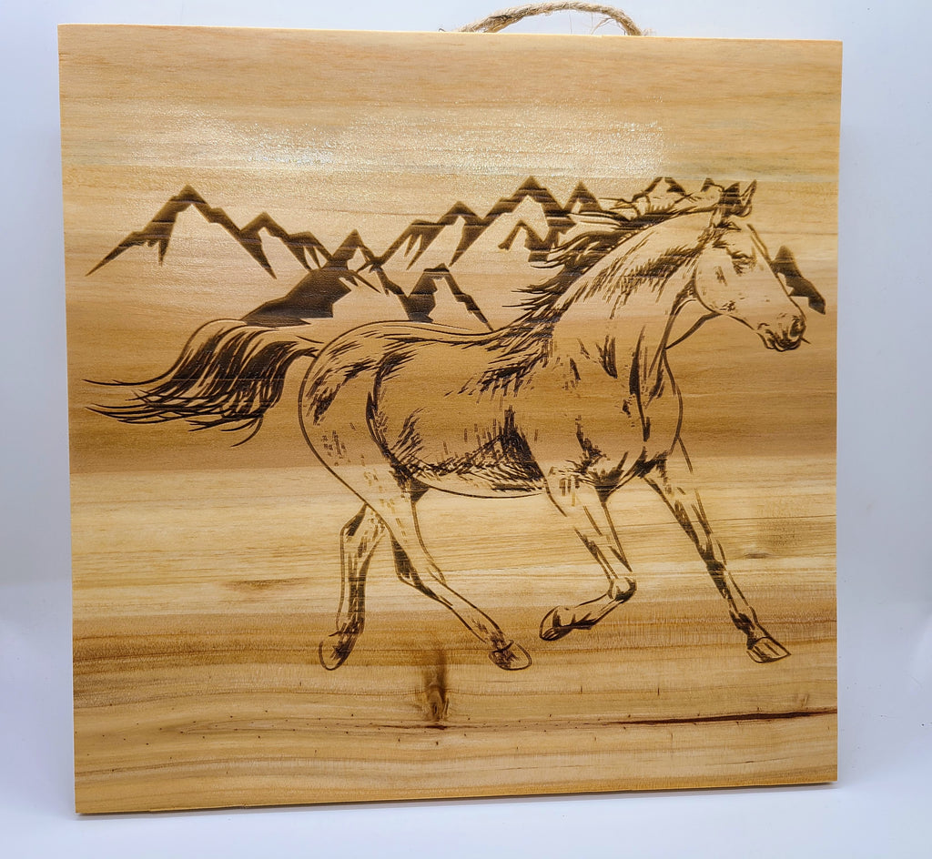 Horse w/ mountain backdrop 10x10 sign (L)